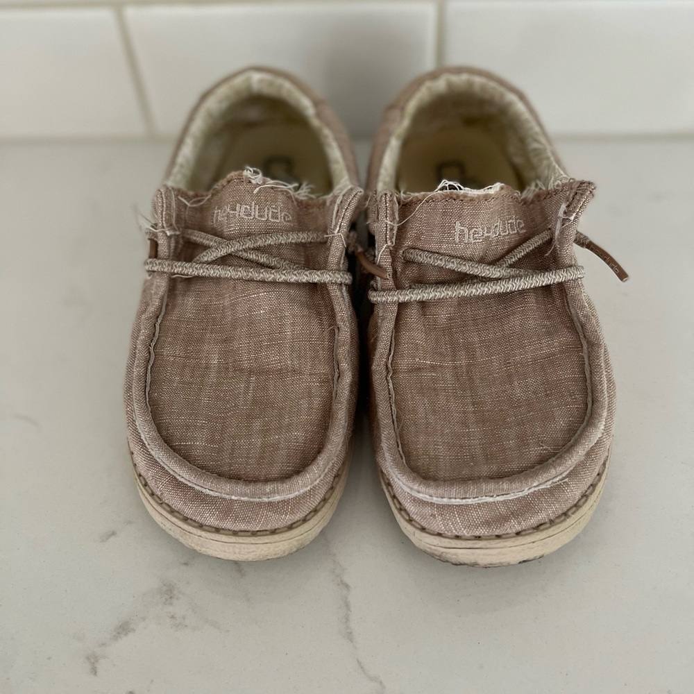 Hey Dudes size 13 little kid tan linen